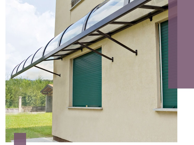 Козырьки над окнами в Екатеринбурге — изготовление и монтаж по выгоде